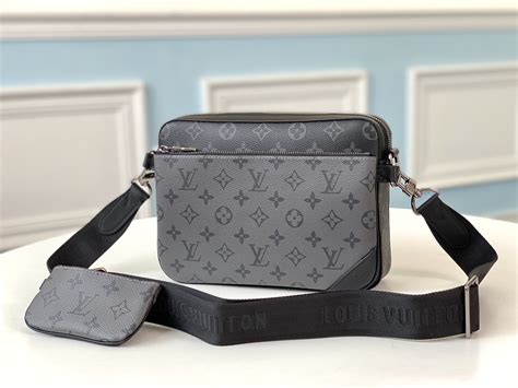 Replica Louis Vuitton Trio Messenger M69443 Black/Silver